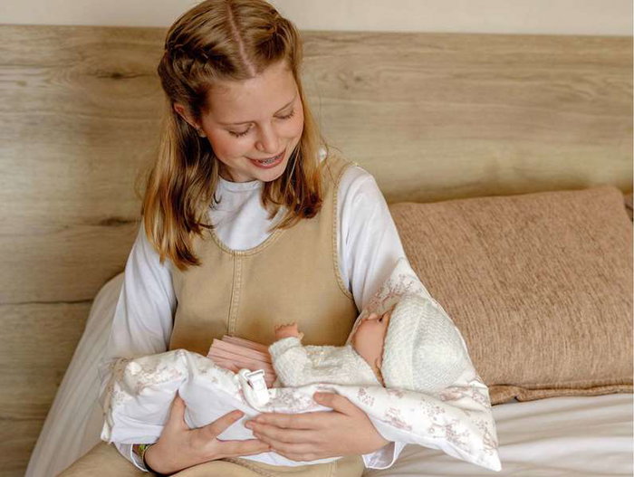 Muñecas Arias Reborn Julia Rosa, poupée réaliste de 40 cm avec coussin, pour enfant à partir de 36 mois Muñecas Arias Reborn Julia Rosa, poupée réaliste de 40 cm avec coussin, pour enfant à partir de 36 mois