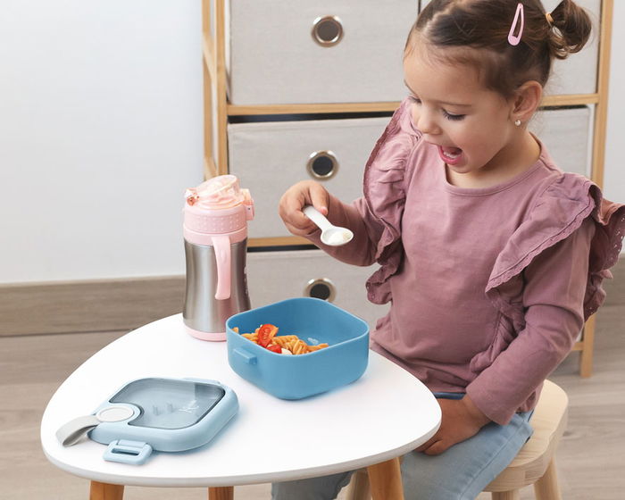 KioKids - Boîte Repas Isotherme Bleue avec Cuillère Gris, 750 ml, Hermétique pour École ou Pique-nique, Recommandé +4 Mois