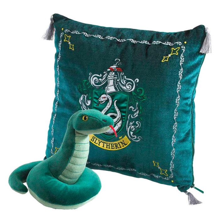 The Noble Collection Peluche Harry Potter Slytherin Serpent 20 cm avec Coussin 33 cm The Noble Collection Peluche Harry Potter Slytherin Serpent 20 cm avec Coussin 33 cm