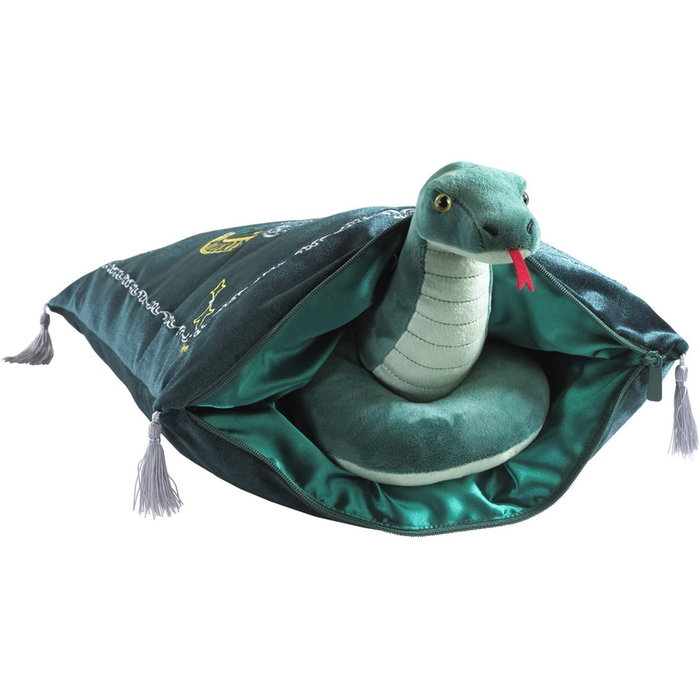The Noble Collection Peluche Harry Potter Slytherin Serpent 20 cm avec Coussin 33 cm The Noble Collection Peluche Harry Potter Slytherin Serpent 20 cm avec Coussin 33 cm