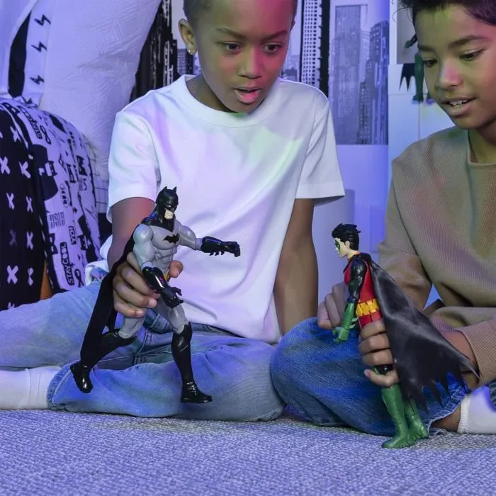 DC Comics Spin Master Figurine Articulée Batman Gris Rebirth 30 cm - Détail BD - À partir de 3 ans DC Comics Spin Master Figurine Articulée Batman Gris Rebirth 30 cm - Détail BD - À partir de 3 ans