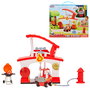 MGA Let's Go Cozy Coupe Station de pompiers 661310, camion de pompiers avec hydrant et accessoires, jouet d'imagination dès 18 mois