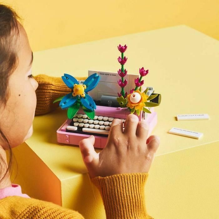 LEGO Creator 3-en-1 Machine à écrire avec fleurs 31169 LEGO Creator 3-en-1 Machine à écrire avec fleurs 31169