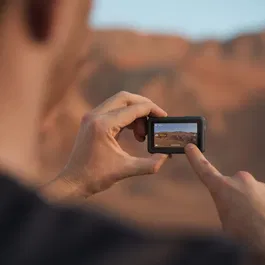 DJI Osmo Action 6 Standard Combo - Caméra d'action sport étanche 20 m - Capteur 1/1,1" - Autonomie 4 h - Stockage 50 Go