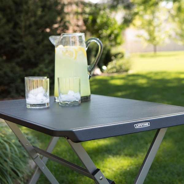 Color Baby Table pliante personnelle 75 x 50.5 x 66 cm - Plastique et acier - A partir de 3 ans