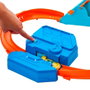 MATTEL HOT WHEELS Circuit Track Creator Motorisé avec Propulseur et Voiture 1:64 - Piste Modulable à Construire (3+ Designs) - Jouet Enfant +6 Ans
