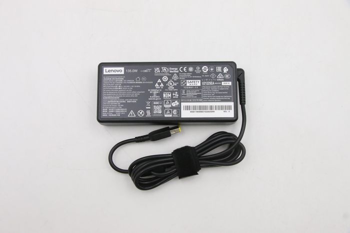 Lenovo Adaptateur secteur 135 W noir