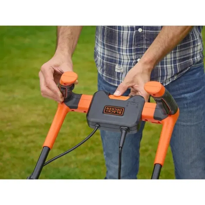 Black + Decker BEMW461BH-QS Tondeuse électrique filaire 1400 W, Largeur de coupe 34 cm, Idéale petits jardins pelouses jusqu'à 400 m²