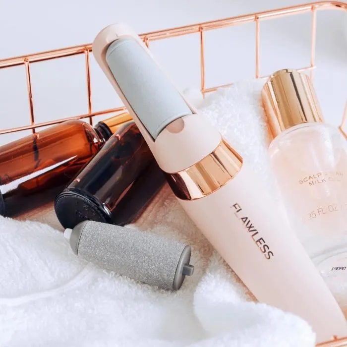 Finishing Touch Flawless Pedi - Râpe électrique rechargeable pour pieds - Anti-callosités, peaux sèches et rugosités - Pédicure à domicile