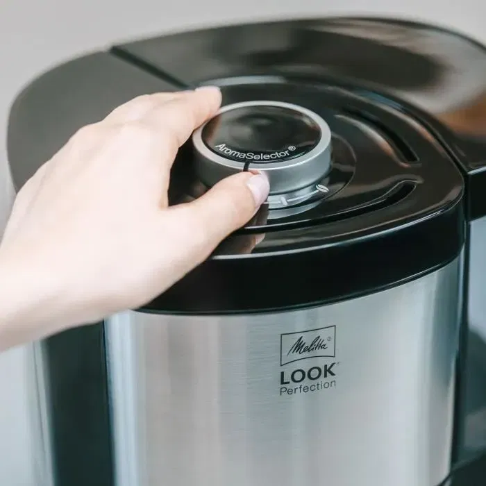 Melitta 1025-06 Look V Perfection Cafetière Filtre Noire - AromaSelector® - Réservoir Amovible - 10 Tasses (1.25L) - Protection Anti-Calcaire