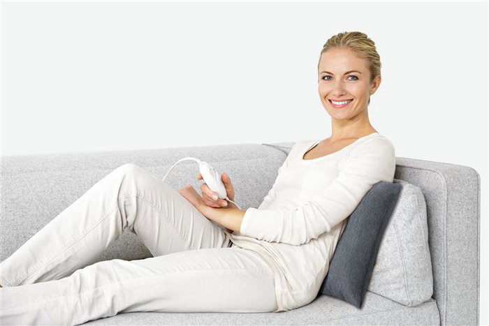 Beurer MG-135 Coussin de massage shiatsu avec fonction chaleur pour nuque, dos et jambes - Housse lavable