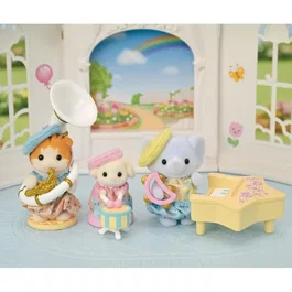 Sylvanian Families - Le Concert de la Crèche - Figurines Miniatures Articulées Bébés Chat Roux, Éléphant et Lapin avec Instruments - Jouet pour Enfants Dès 3 Ans