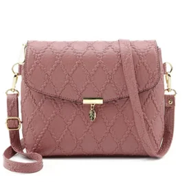 Guess Tyren Sac bandoulière en textile Rose