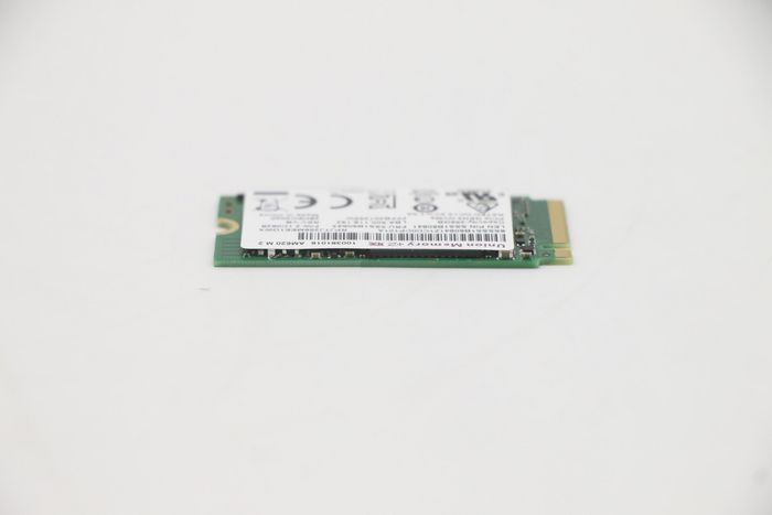 Lenovo UMIS AM620 256 Go PCIe 2242 M.2 SSD Lenovo UMIS AM620 256 Go PCIe 2242 M.2 SSD