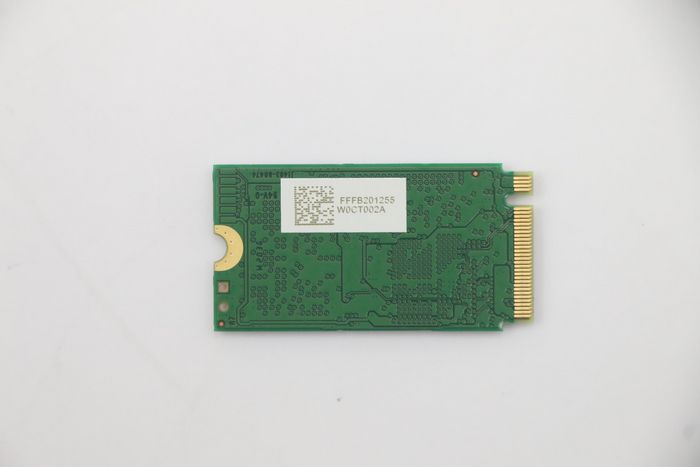 Lenovo UMIS AM620 256 Go PCIe 2242 M.2 SSD Lenovo UMIS AM620 256 Go PCIe 2242 M.2 SSD