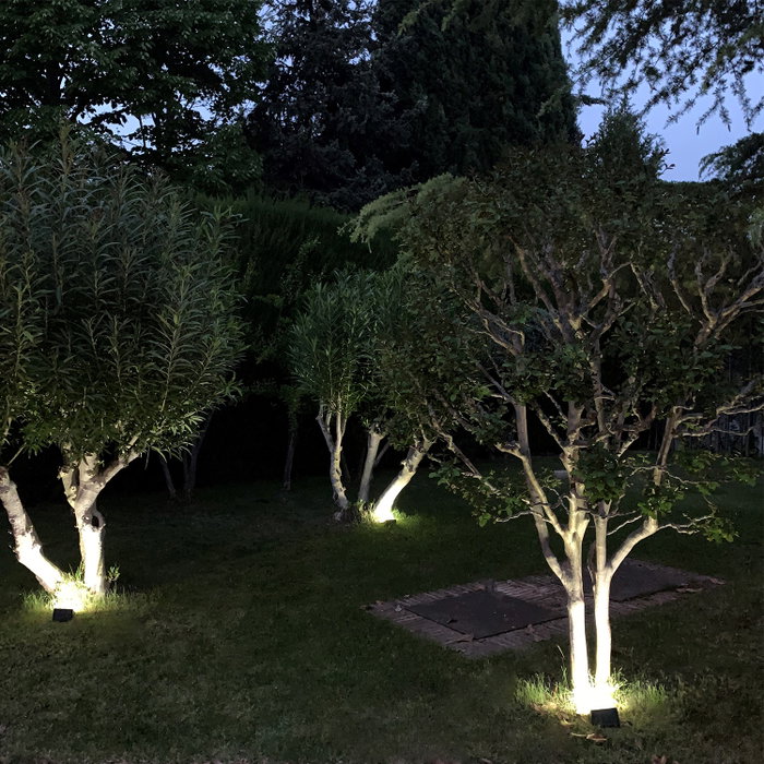 MAURER Applique Solaire LED 250 Lumens avec Capteur de Mouvement et Crépusculaire IP65