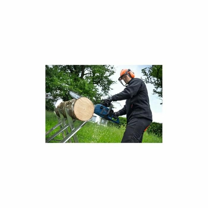 Bosch Professional GKE 18V-40 Tronçonneuse à chaîne 40 cm Bosch Professional GKE 18V-40 Tronçonneuse à chaîne 40 cm