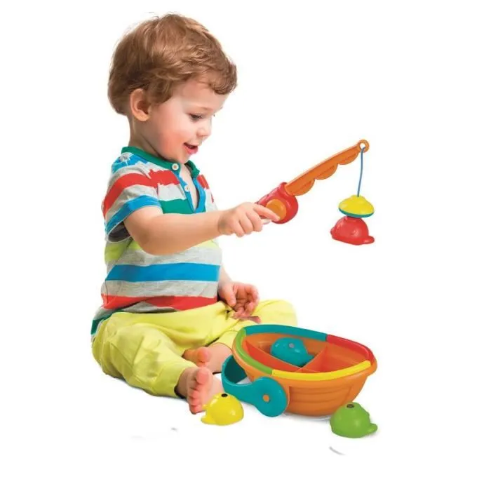 Clementoni La pêche à la ligne - Jeu de canne à pêche magnétique éducatif avec 4 poissons et bateau flottant - Jouet d'éveil pour enfants à partir de 3 ans