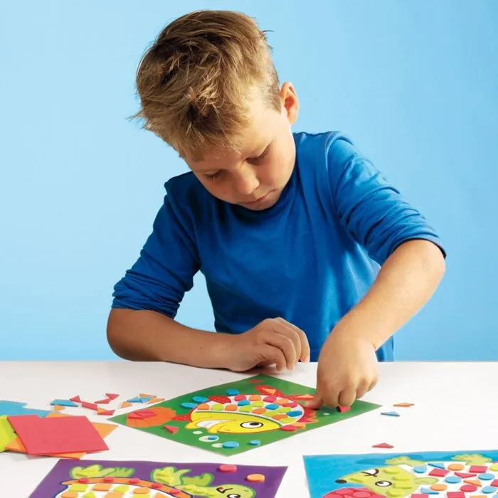 Ses Creative - J'apprends la mosaïque - Kit créatif enfant avec formes en mousse autocollantes et 4 cartes prédessinées - Loisir créatif dès 3 ans - Ref. Hobby 3-6