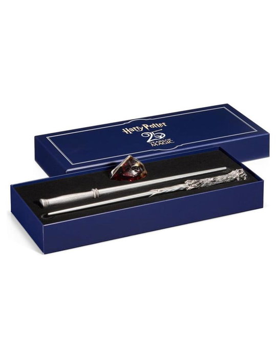 The Noble Collection - Set Anniversaire Harry Potter Pierre Philosophale et Baguettes, 25e Anniversaire, Coffret Collection The Noble Collection - Set Anniversaire Harry Potter Pierre Philosophale et Baguettes, 25e Anniversaire, Coffret Collection