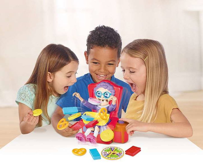 Bizak - Juego No Asustes a la Abuela (Jeu N'Effraye Pas la Grand-Mère) - Attrape les Biscuits Sans la Réveiller - Jeu de Société en Espagnol Bizak - Juego No Asustes a la Abuela (Jeu N'Effraye Pas la Grand-Mère) - Attrape les Biscuits Sans la Réveiller - Jeu de Société en Espagnol