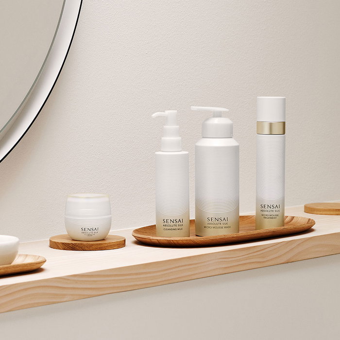 Sensai ABSOLUTE SILK Lait Démaquillant Doux 150 ml Sensai ABSOLUTE SILK Lait Démaquillant Doux 150 ml