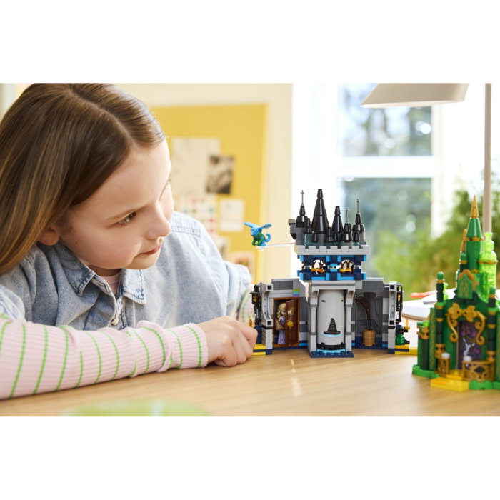 LEGO Wicked 75689 Emerald City et le Château de Kiamo Ko de construction set