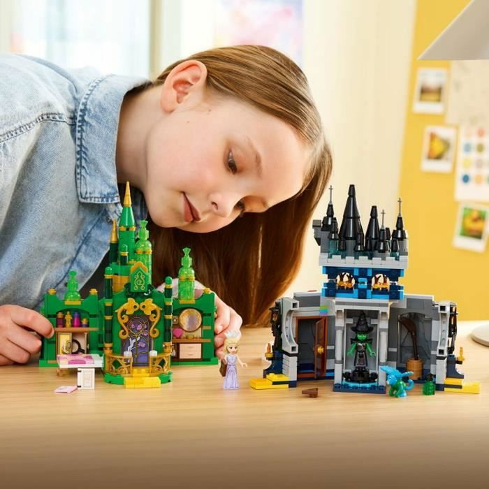 LEGO Wicked 75689 Emerald City et le Château de Kiamo Ko de construction set