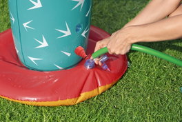 Bestway 52733 Asperseur Gonflable Cactus 74x56x104 cm +3 Ans Jeu Eau Jardin