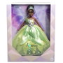Mattel Muñeca Tiana - Poupée de Collection Disney 100e Anniversaire Hlx61 - Robe Verte Luxueuse avec Satin et Motif de Lys - Boîtier d'Exposition
