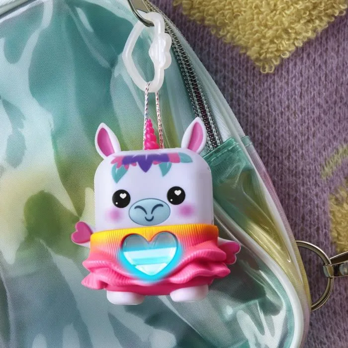 Hasbro Nano-mals Meadowmist la licorne - Compagnon électronique interactif, plus de 70 réactions, jouet de poche pour enfants dès 5 ans