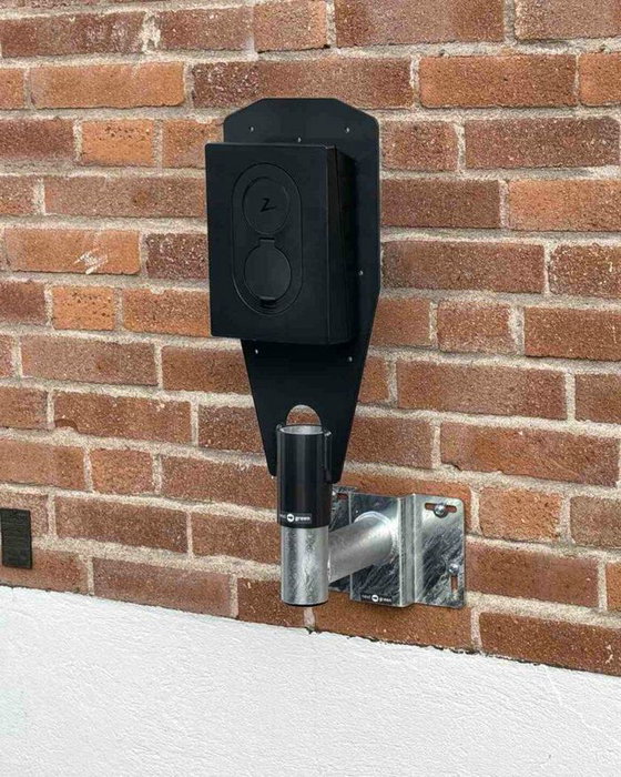 Next Green Support mural Poleplate 225 Z pour borne de recharge VE Zaptec PRO, Zaptec GO ou Garo Entity PRO - Montage sur tube acier 60 mm Next Green Support mural Poleplate 225 Z pour borne de recharge VE Zaptec PRO, Zaptec GO ou Garo Entity PRO - Montage sur tube acier 60 mm