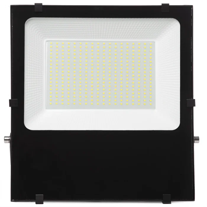 Lumileds Projecteur LED d'extérieur 150W 24000 Lumens 4200K IP65 Alimenté Directement (DOB) Angle Réglable 30-100% TRIAC, 100000 heures de durée de vie