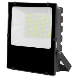 Lumileds Projecteur LED d'extérieur 150W 24000 Lumens 4200K IP65 Alimenté Directement (DOB) Angle Réglable 30-100% TRIAC, 100000 heures de durée de vie