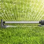 Gardena Arroseur oscillant Aqua L - Surface arrosable 280 m², Portée 8-18 m, Largeur 16 m - Résistant UV et gel - Filtre inox - Garantie 5 ans