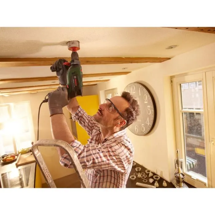 Bosch Perceuse à percussion filaire UniversalImpact 800 - 800W, perçage béton 14mm, bois 30mm (avec accessoires) Bosch Perceuse à percussion filaire UniversalImpact 800 - 800W, perçage béton 14mm, bois 30mm (avec accessoires)