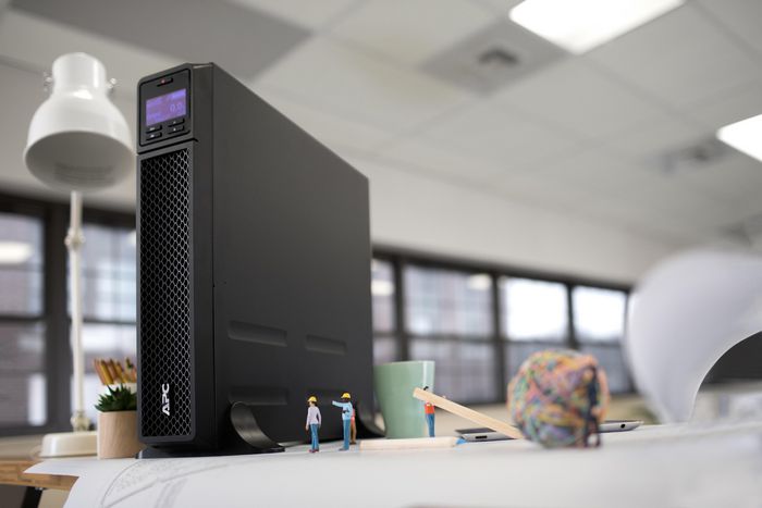 APC Smart-UPS SRT 2200VA 230V 1980W