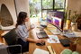 HP Series 7 Pro 734pm - Écran de conférence 34 pouces WQHD avec webcam IA, Thunderbolt 4 et affichage HDR400 IPS Black