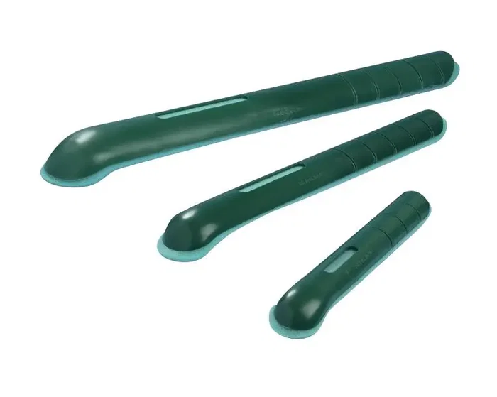 Kruuse Attelle en plastique avec mousse verte Taille S, 25x200mm Kruuse Attelle en plastique avec mousse verte Taille S, 25x200mm