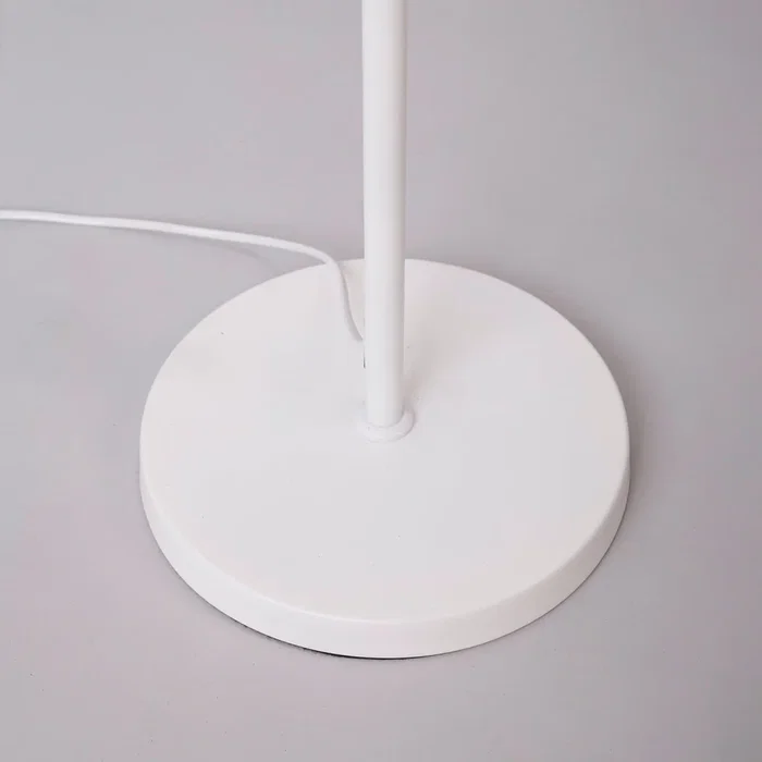 Lampe de Sol Puducherry SKD-F1006 - Lampe sur Pied Design avec Douille LED E27 - Compatible Ampoules RGB, CCT, Blanc Chaud ou Froid pour Salon, Chambre Lampe de Sol Puducherry SKD-F1006 - Lampe sur Pied Design avec Douille LED E27 - Compatible Ampoules RGB, CCT, Blanc Chaud ou Froid pour Salon, Chambre