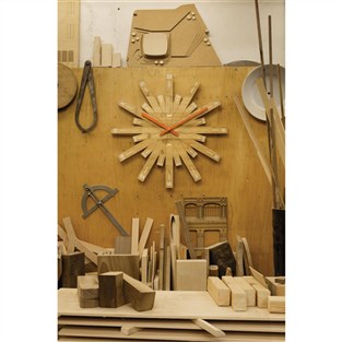 Alessi MDL05 Raggiante - Horloge murale en bois de bambou avec chiffres romains, design Michele De Lucchi