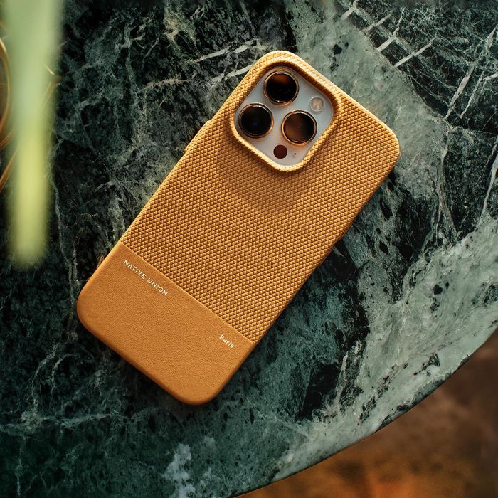 Native Union Coque (Re)Classic pour iPhone 15 en matière végétale Yatay, protection anti-chute, compatible MagSafe, textile recyclé - Cadre en polycarbonate 100% recyclé