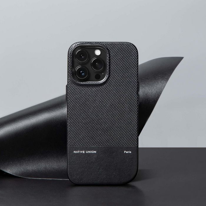 Native Union Coque (Re)Classic pour iPhone 15 en matière végétale Yatay, protection anti-chute, compatible MagSafe, textile recyclé - Cadre en polycarbonate 100% recyclé