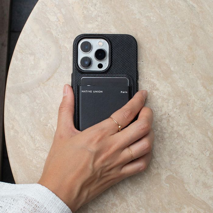 Native Union Coque (Re)Classic pour iPhone 15 en matière végétale Yatay, protection anti-chute, compatible MagSafe, textile recyclé - Cadre en polycarbonate 100% recyclé
