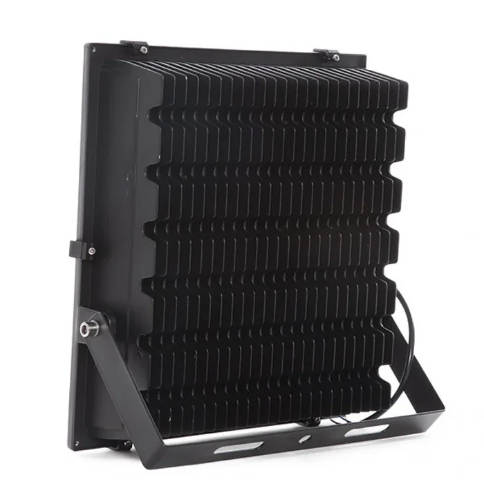 Projecteur LED extérieur 200W 24000Lm, 4200K IP65, 50000h de durée de vie, pour murs, terrasses, allée, avec montage orientable