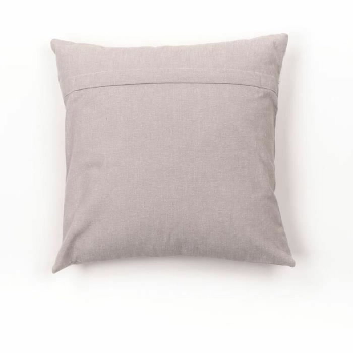 Today Coussin Charme Slub x Chambray avec Pompons Berenice 40 x 40 cm Today Coussin Charme Slub x Chambray avec Pompons Berenice 40 x 40 cm