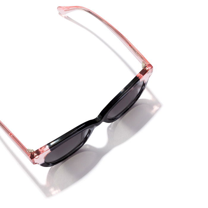 Hawkers Lunettes de Soleil AUDREY Papillon Femme Noir/Rose/Transparent Verres Noirs Référence 110026