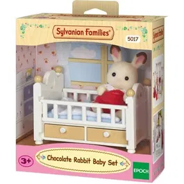 Sylvanian Families - Lit de bébé avec figurine bébé Lapin Chocolat, 2 tiroirs, barrière amovible, couverture, oreiller et peluche - Pour enfants à partir de 3 ans