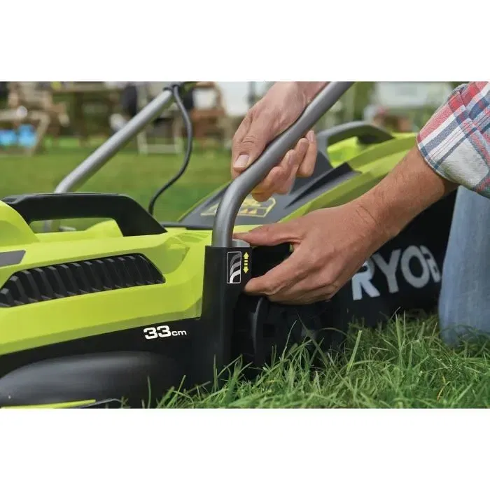 Ryobi Tondeuse Électrique RLM15E36H 1500W - Largeur de Coupe 36 cm, 5 Réglages Hauteur, Fonction Mulching pour Jardins jusqu'à 600 m²