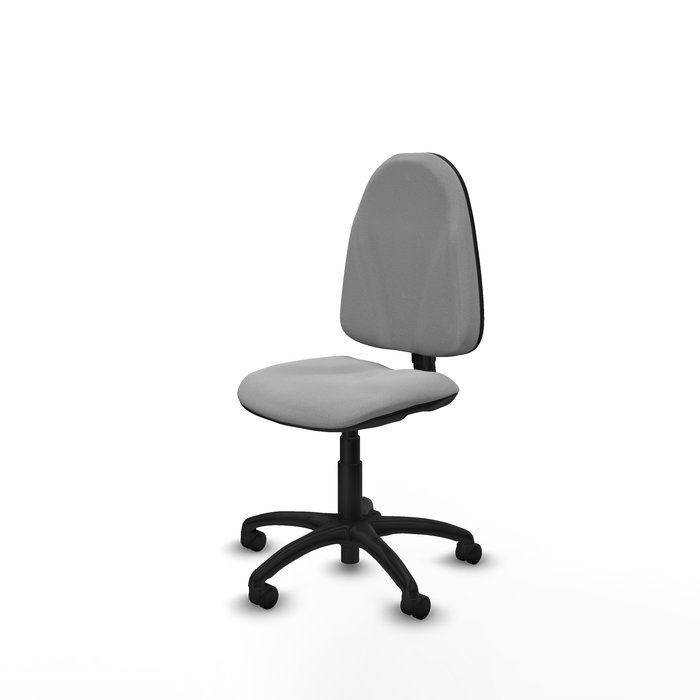Chaise de bureau Algarra avec mécanisme de contact permanent de base, rembourrée de tissu gris clair. Équipée d'une base en polyamide noir, sans accoudoirs et de roulettes en nylon de 50 mm.